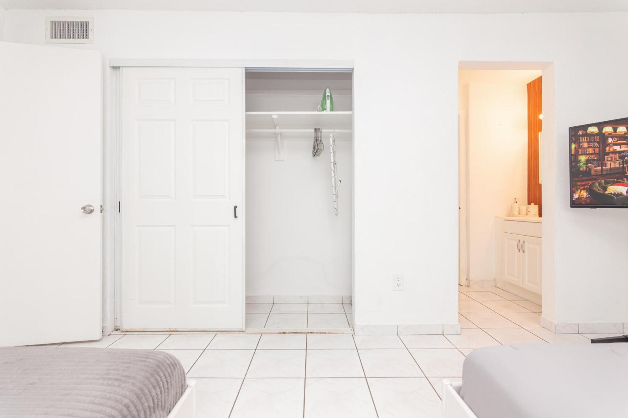 One Bedroom Apartment - With Parking & Balcony - Heart Of Wynwood Маямі Екстер'єр фото