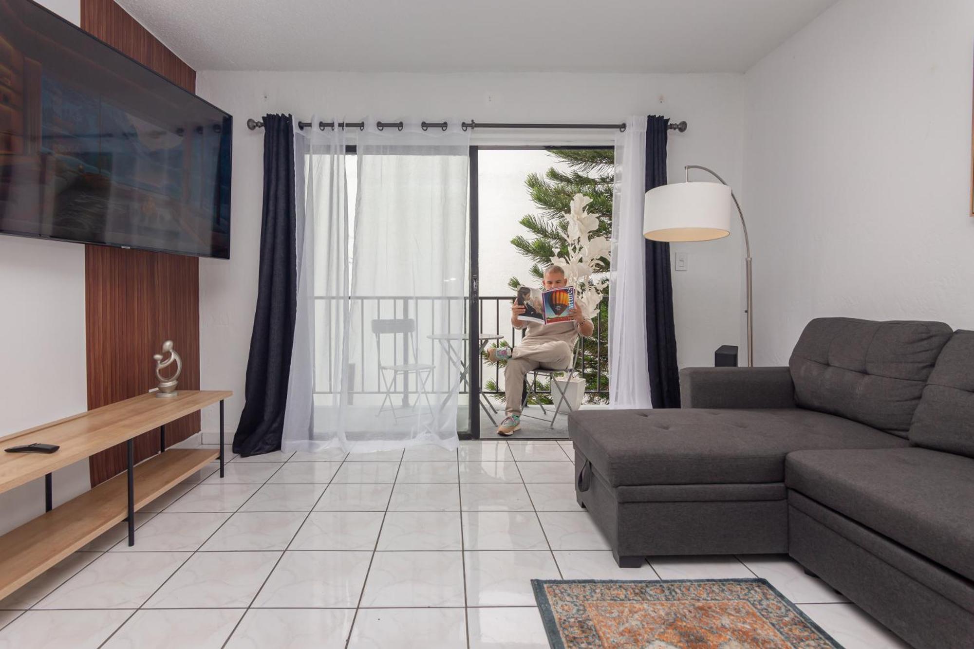 One Bedroom Apartment - With Parking & Balcony - Heart Of Wynwood Маямі Екстер'єр фото