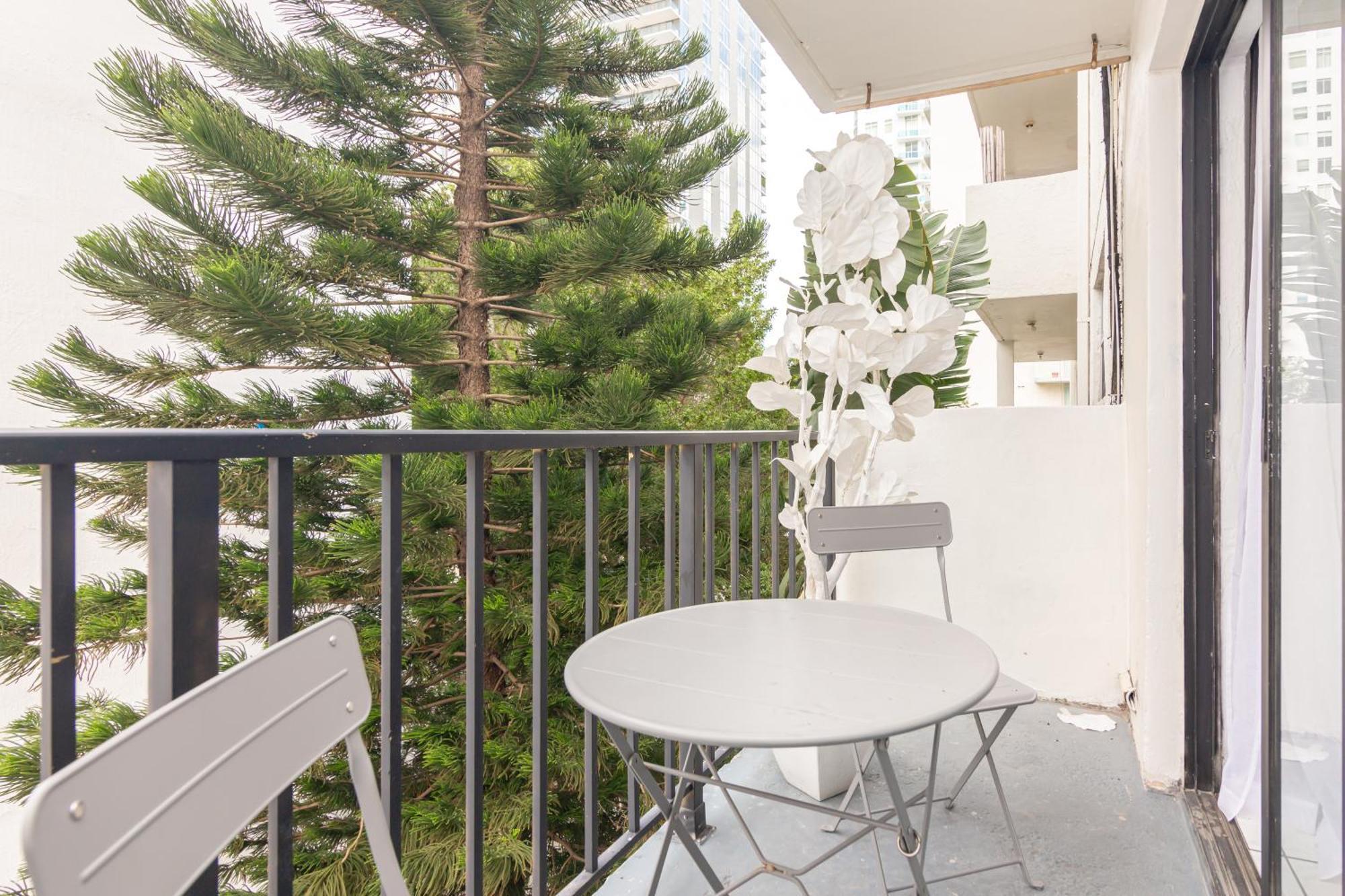 One Bedroom Apartment - With Parking & Balcony - Heart Of Wynwood Маямі Екстер'єр фото